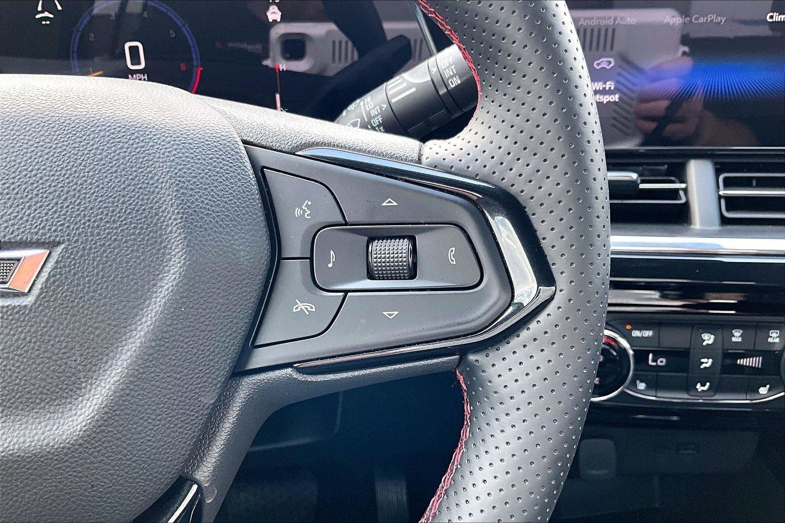 Used 2025 Chevrolet Trax RS w/ Driver Confidence Package FWD image 20