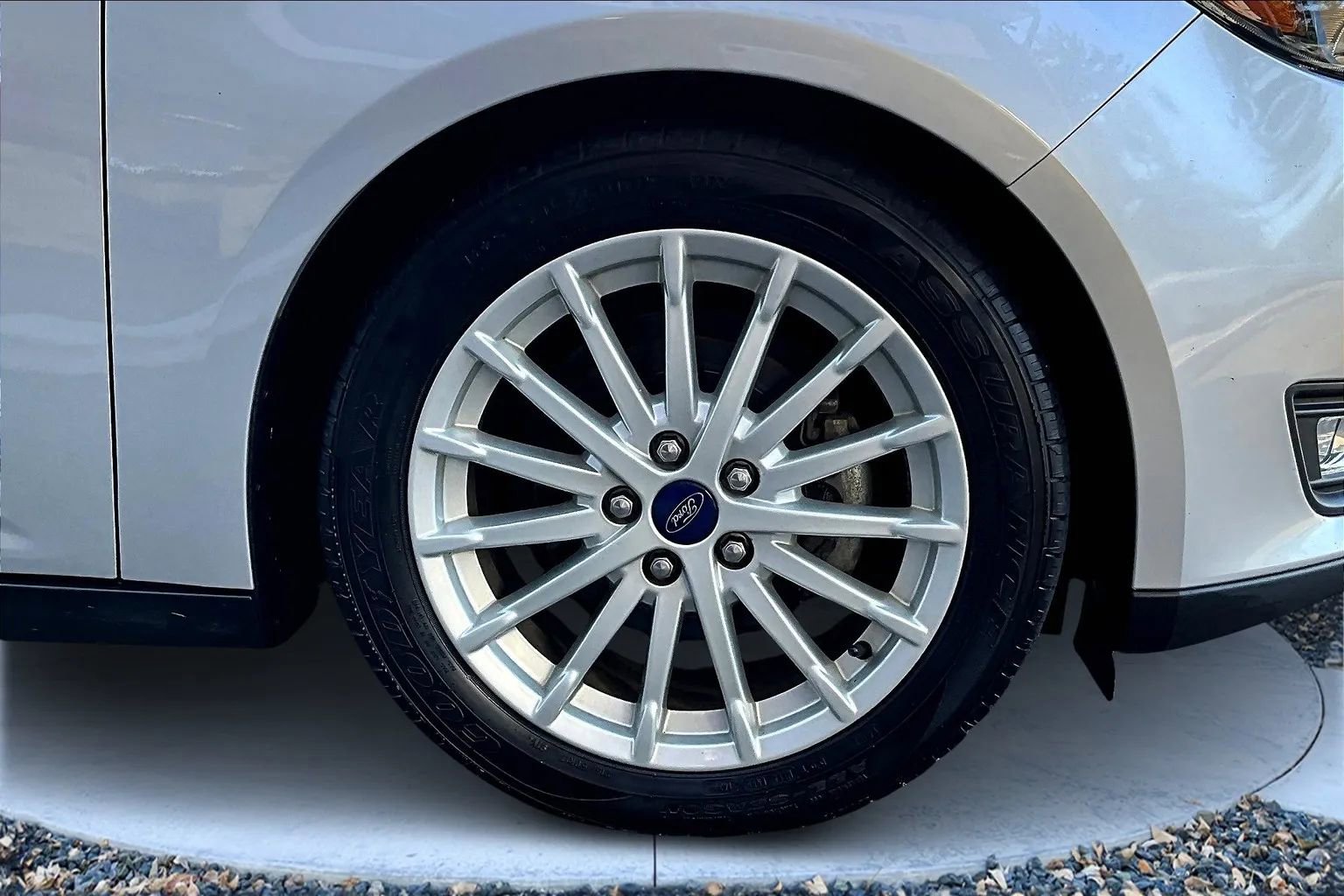 Used 2016 Ford Focus SE w/ Equipment Group 201A image 8