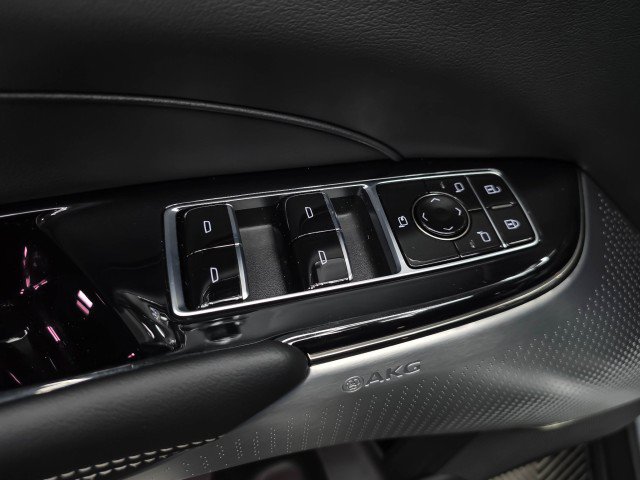 Used 2024 Cadillac Lyriq Sport AWD/4WD image 32