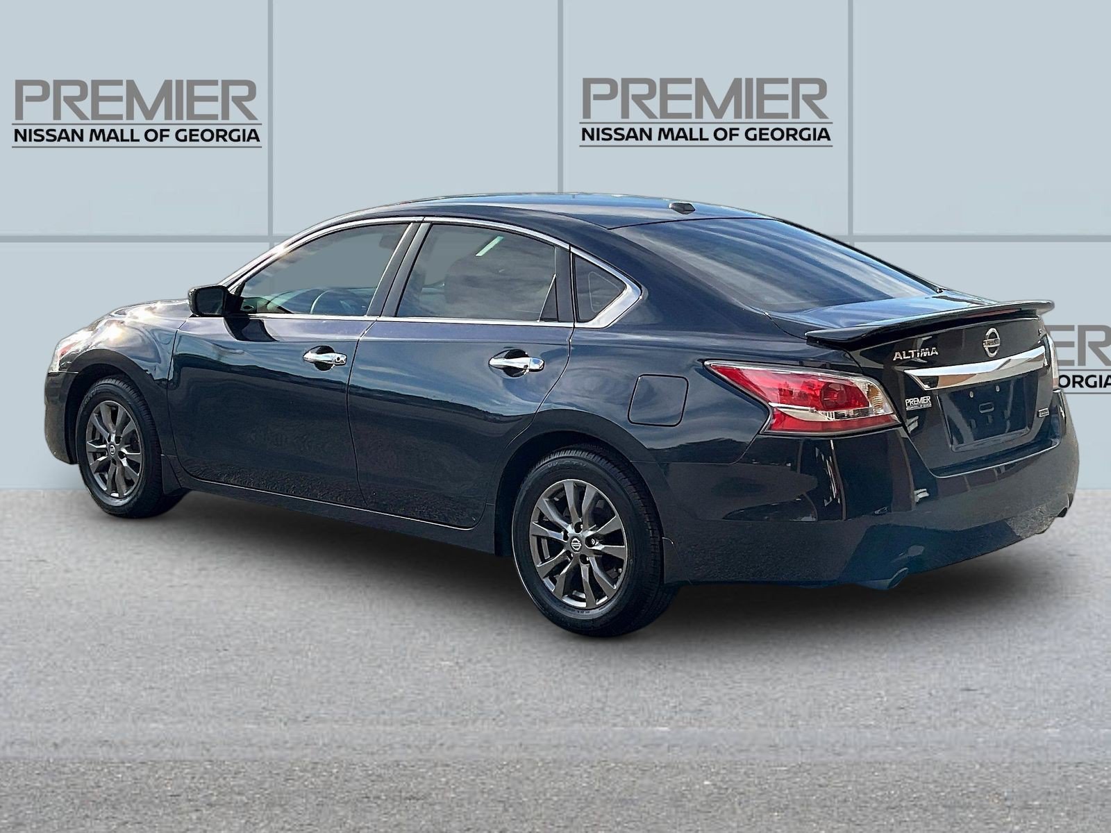 Used 2015 Nissan Altima 2.5 S w/ Special Edition Package FWD image 5