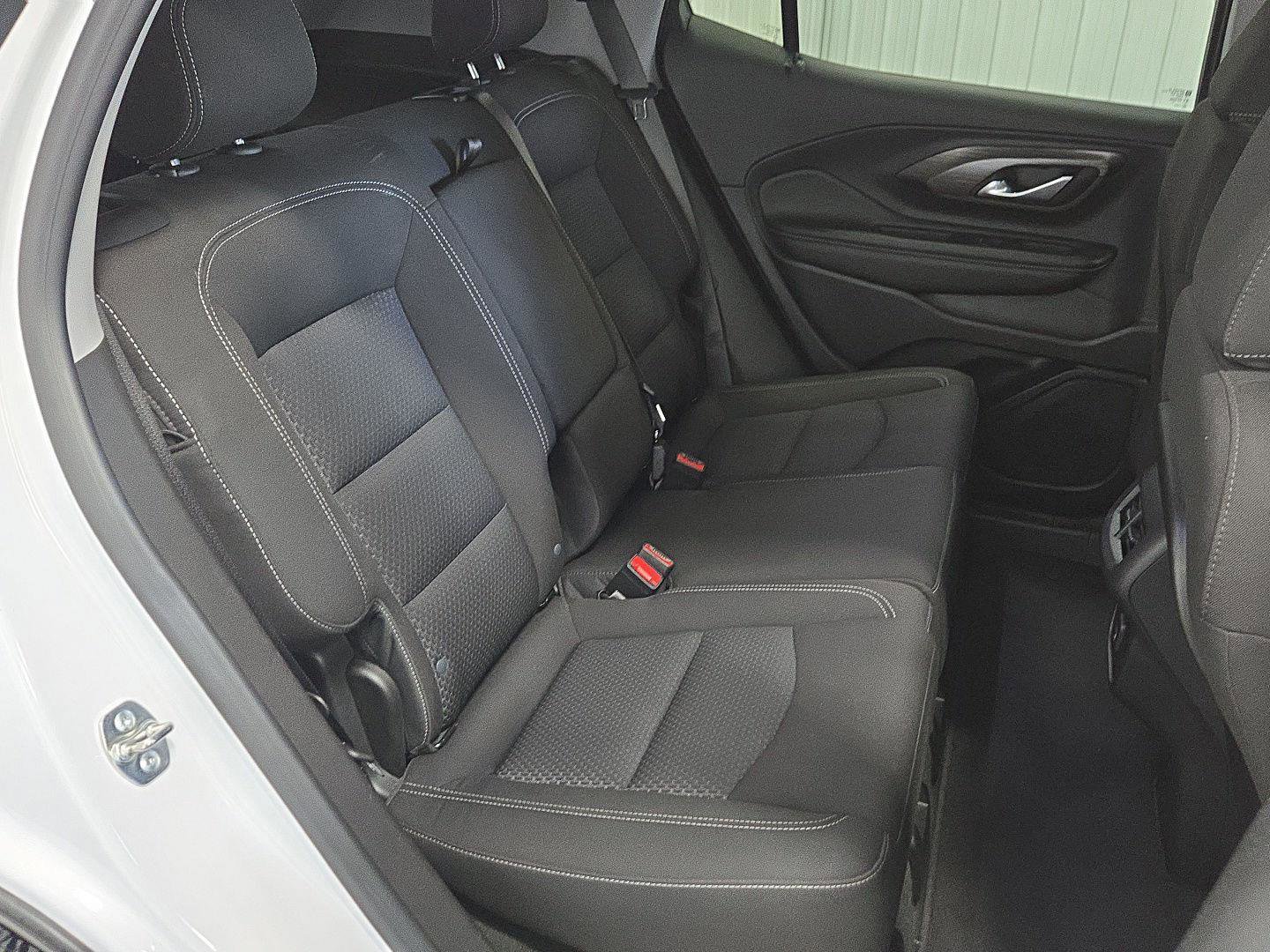 Used 2024 GMC Terrain SLE image 24