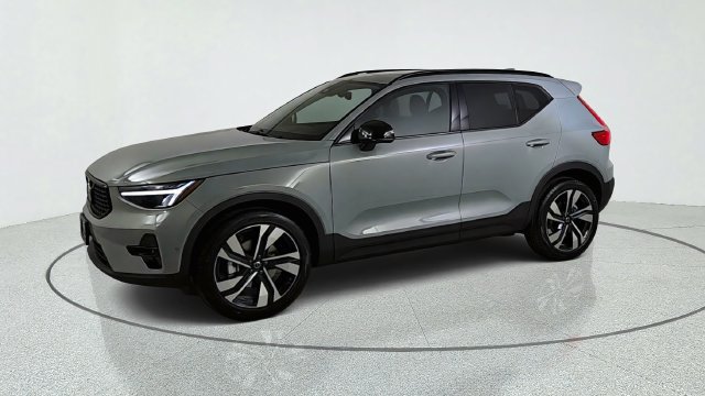 New 2026 Volvo XC40 B5 Plus w/ Protection Package Premier AWD/4WD image 3