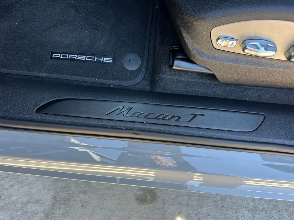 Used 2026 Porsche Macan Turbo AWD/4WD image 23