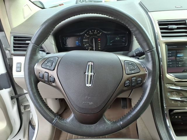 Used 2015 Lincoln MKX AWD w/ Equipment Group 102A image 17