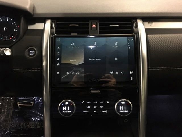 New 2024 Land Rover Discovery Dynamic SE image 17