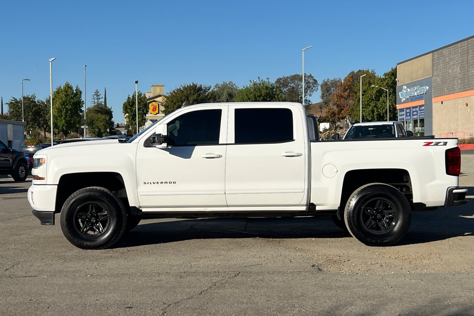 Used 2018 Chevrolet Silverado 1500 LT w/ All Star Edition AWD/4WD image 7