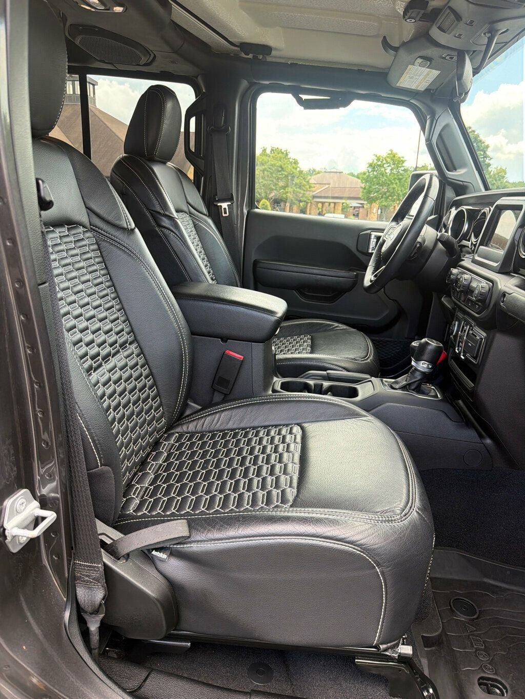 Used 2022 Jeep Gladiator Sport AWD/4WD image 14