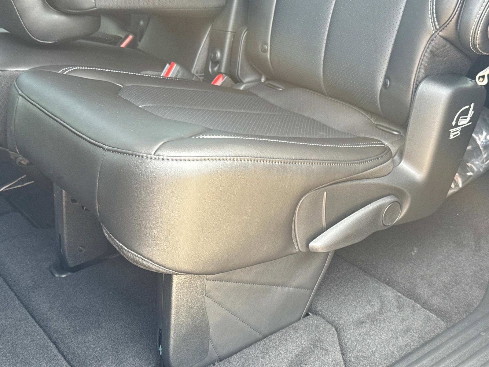 New 2026 Chrysler Pacifica Select image 11