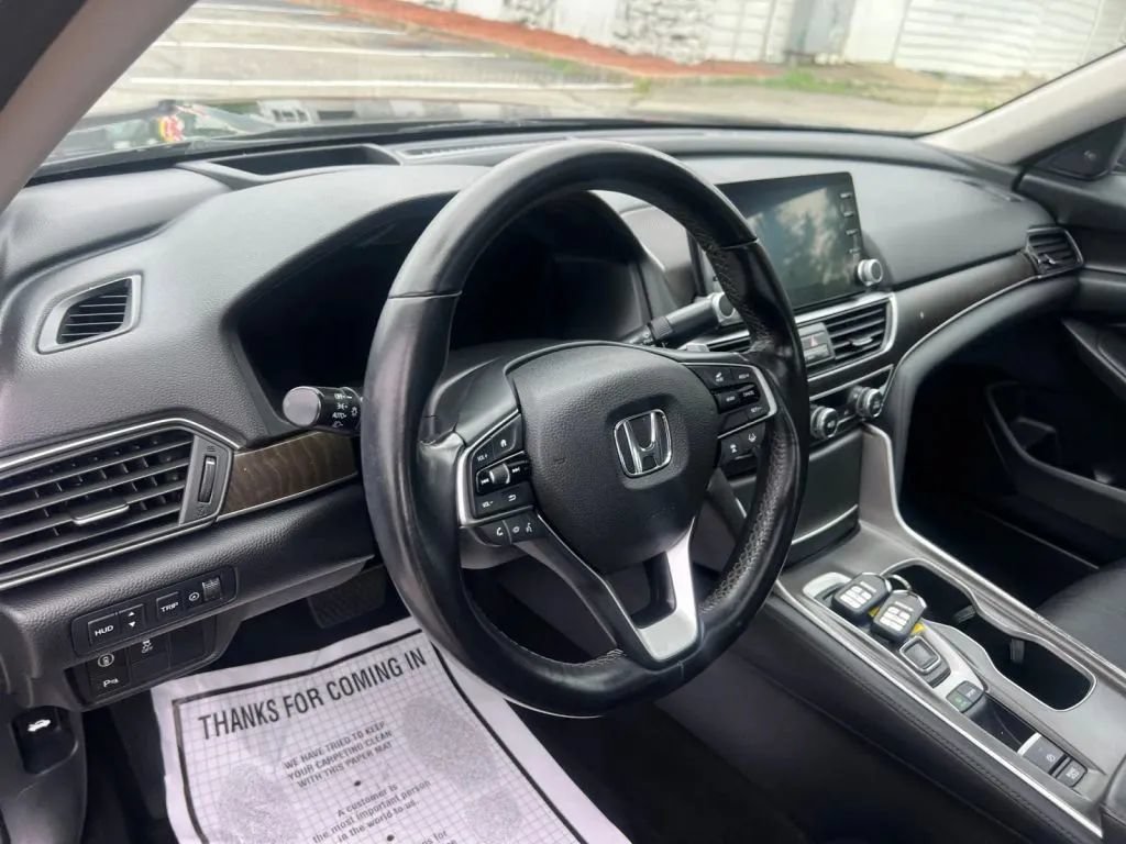 Used 2018 Honda Accord Touring image 25