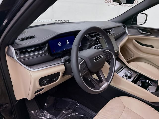 Used 2023 Jeep Grand Cherokee L Limited w/ Luxury Tech Group II image 11