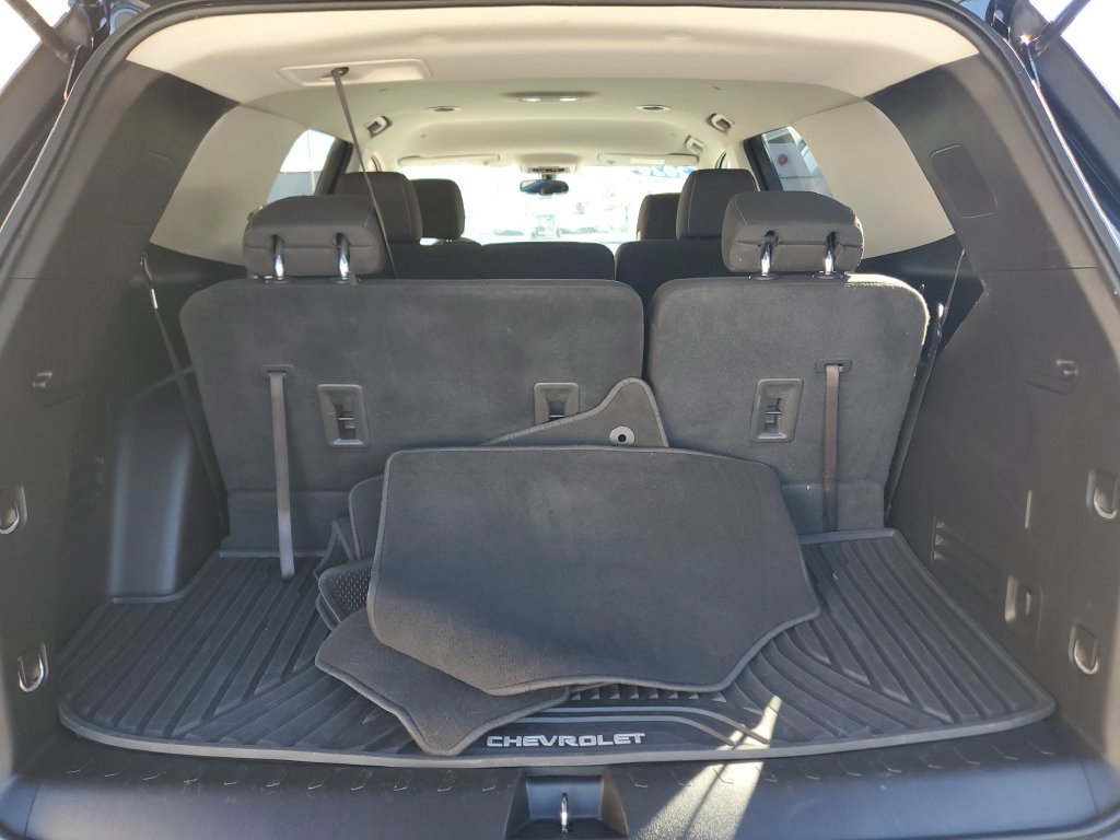 Used 2020 Chevrolet Traverse LS FWD image 12