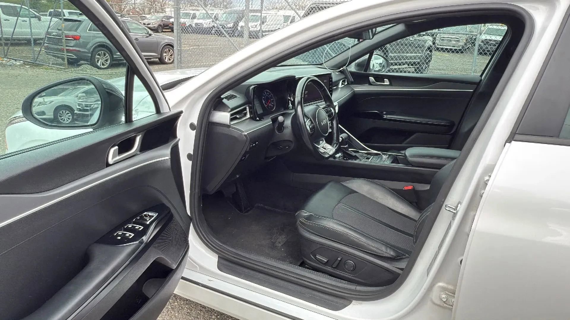 Used 2022 Kia K5 GT-Line FWD image 23