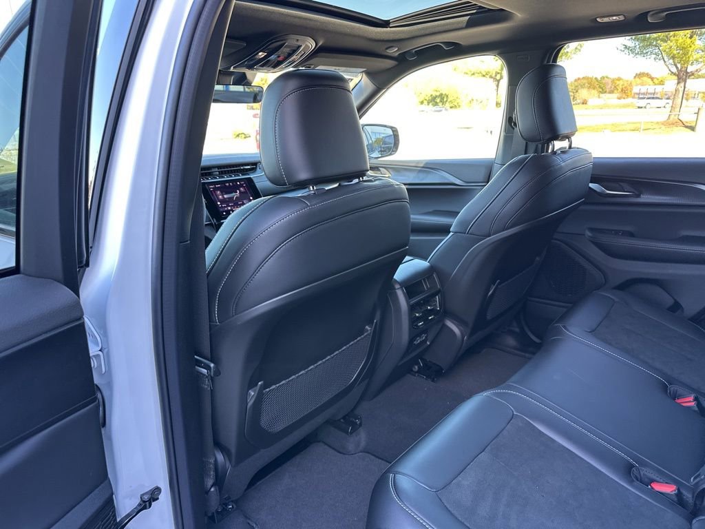 New 2025 Jeep Grand Cherokee Altitude AWD/4WD image 41