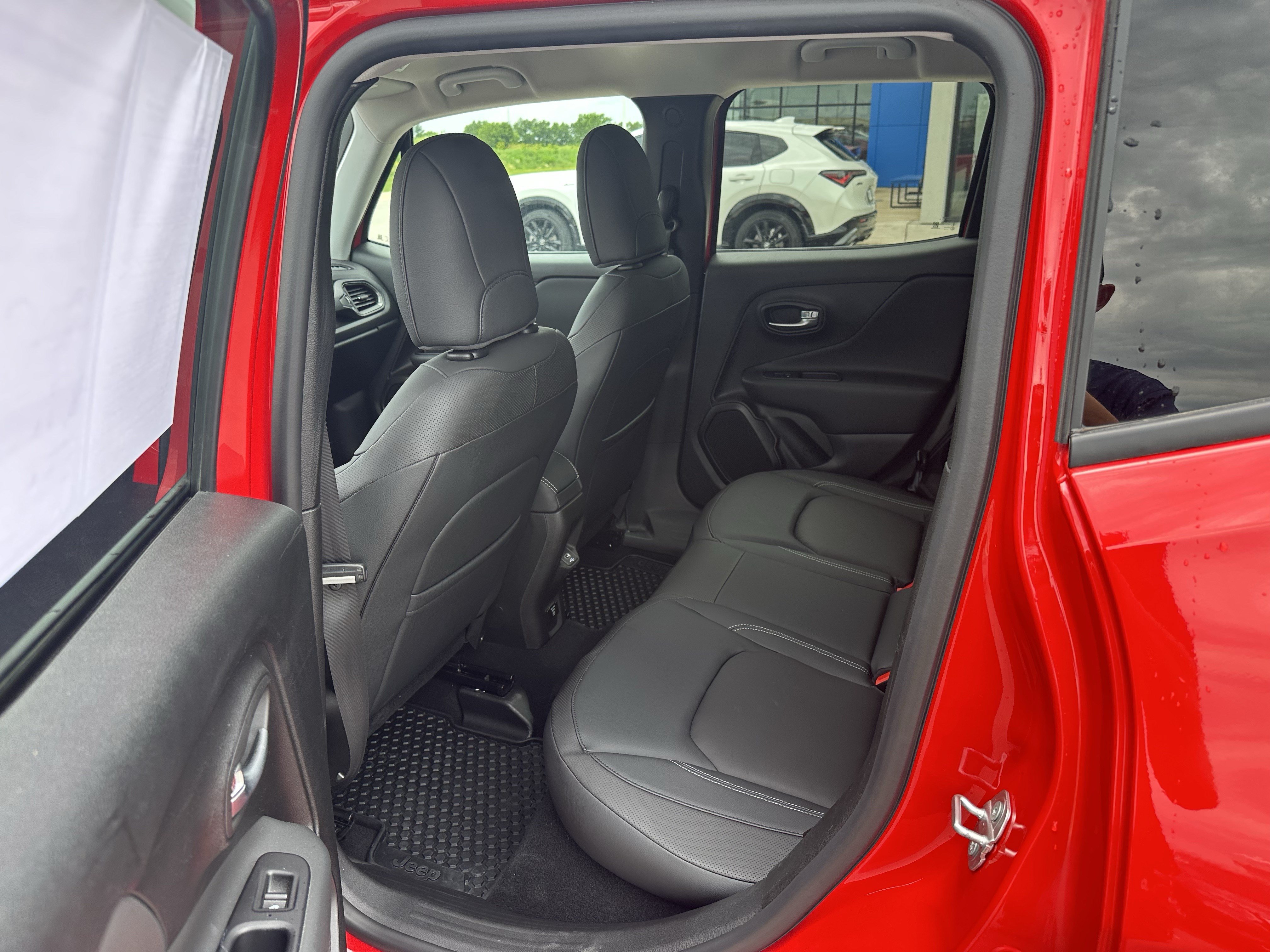Used 2022 Jeep Renegade Limited AWD/4WD image 25
