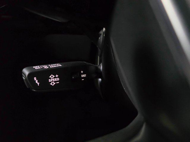 Used 2022 Audi e-tron Premium Plus image 25