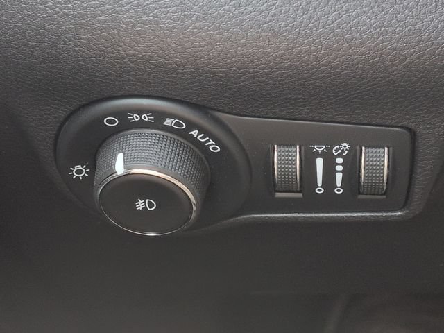 Used 2024 Jeep Compass Latitude AWD/4WD image 20