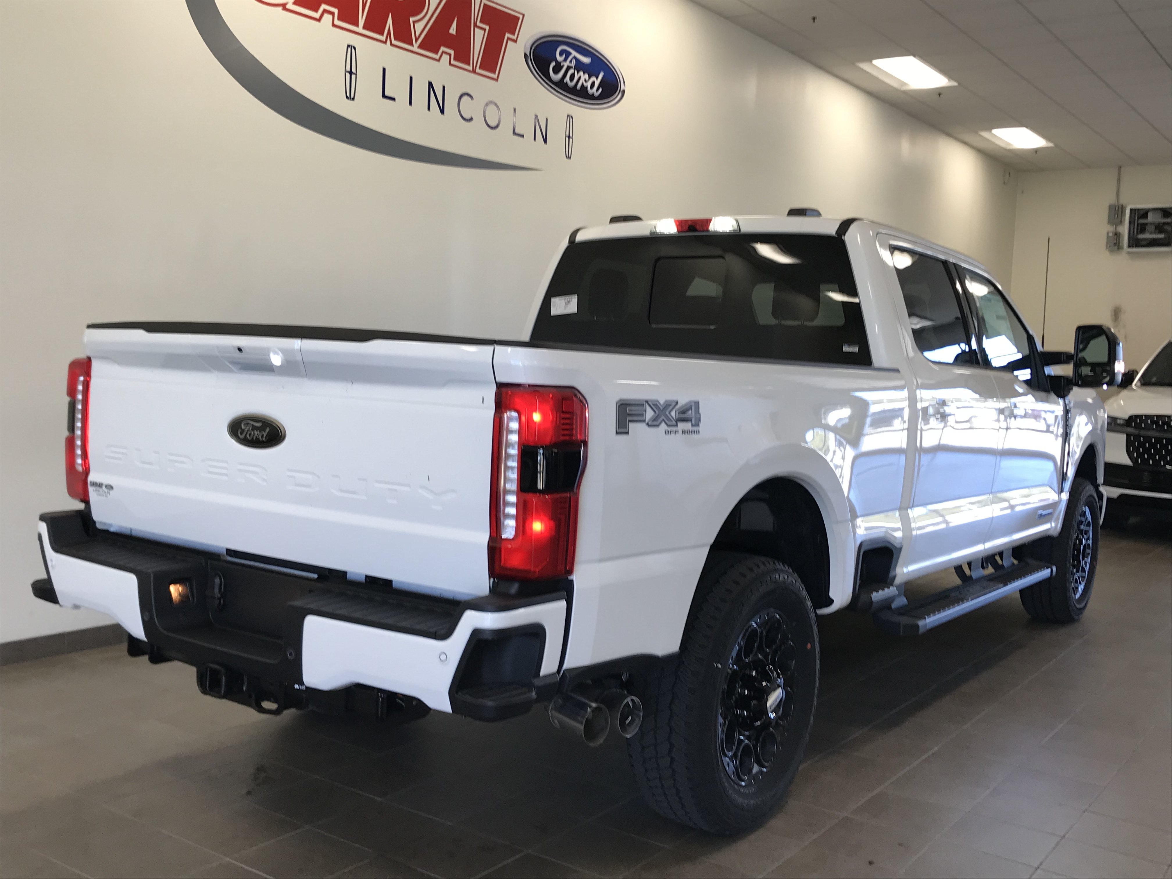 New 2026 Ford F250 Lariat w/ Black Appearance Package AWD/4WD image 7