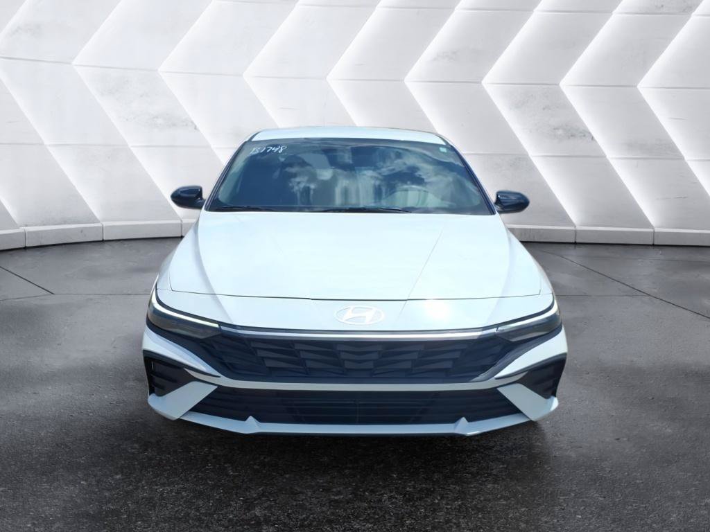 Used 2025 Hyundai Elantra Sport FWD image 8