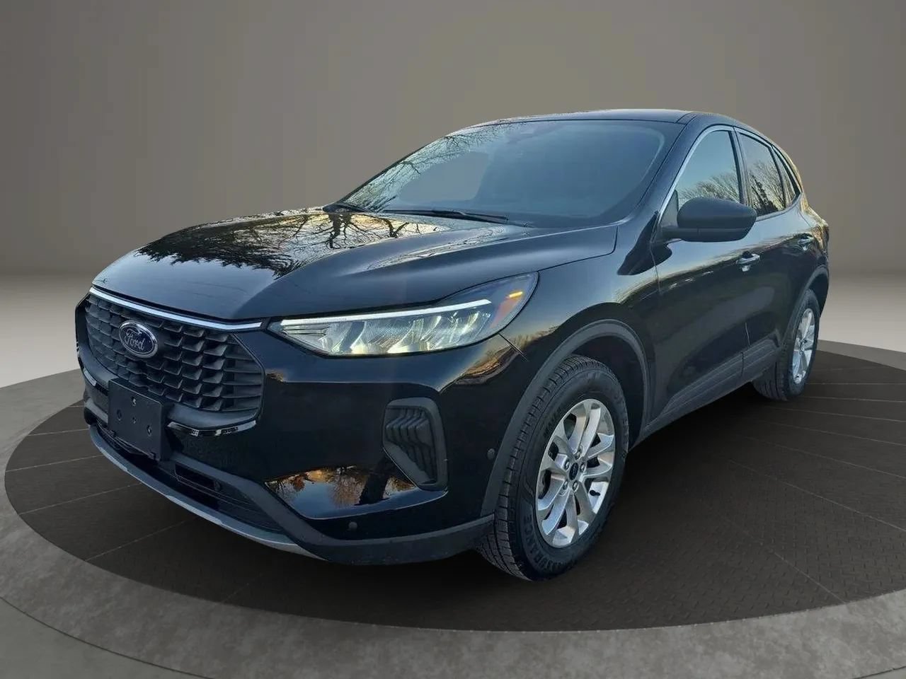 Used 2024 Ford Escape Active FWD image 1