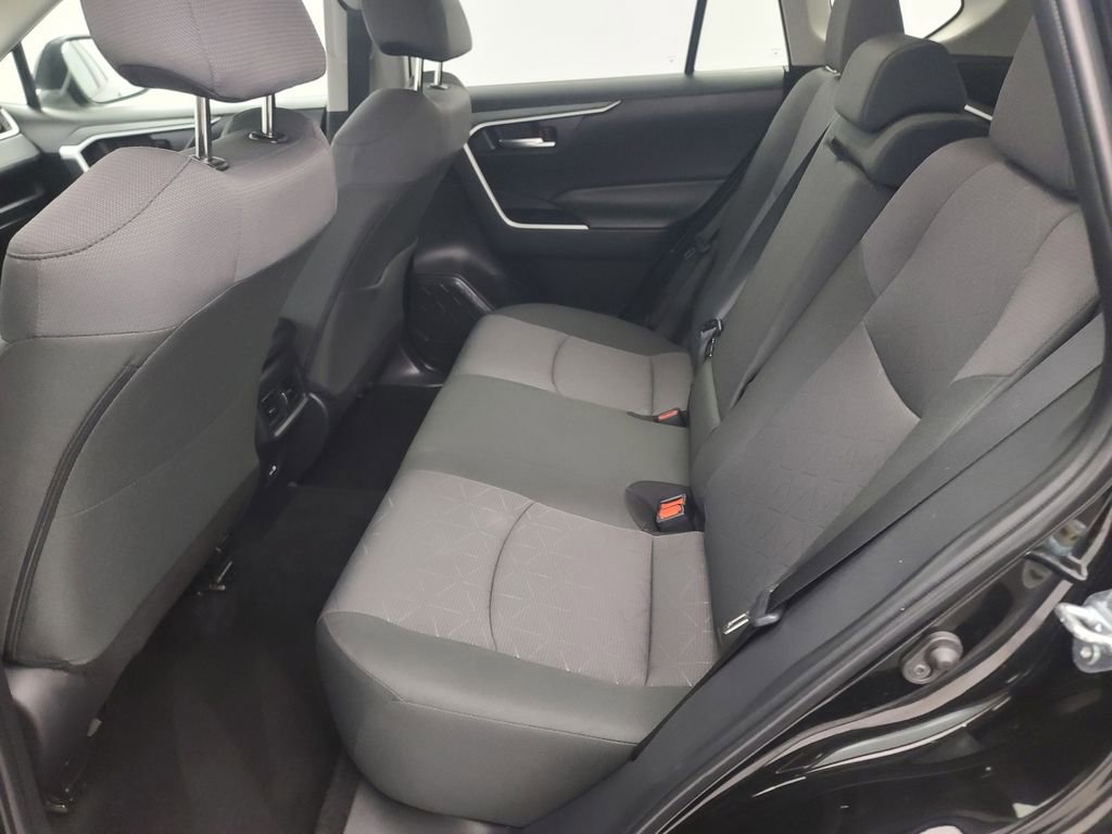 Used 2025 Toyota RAV4 XLE image 21