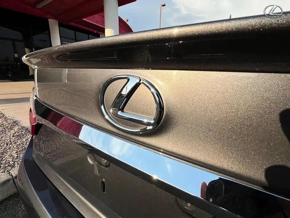 Used 2016 Lexus ES 350 w/ Premium Package w/Wood Trim FWD image 22