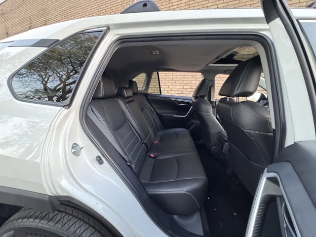 Used 2021 Toyota RAV4 XLE Premium image 47