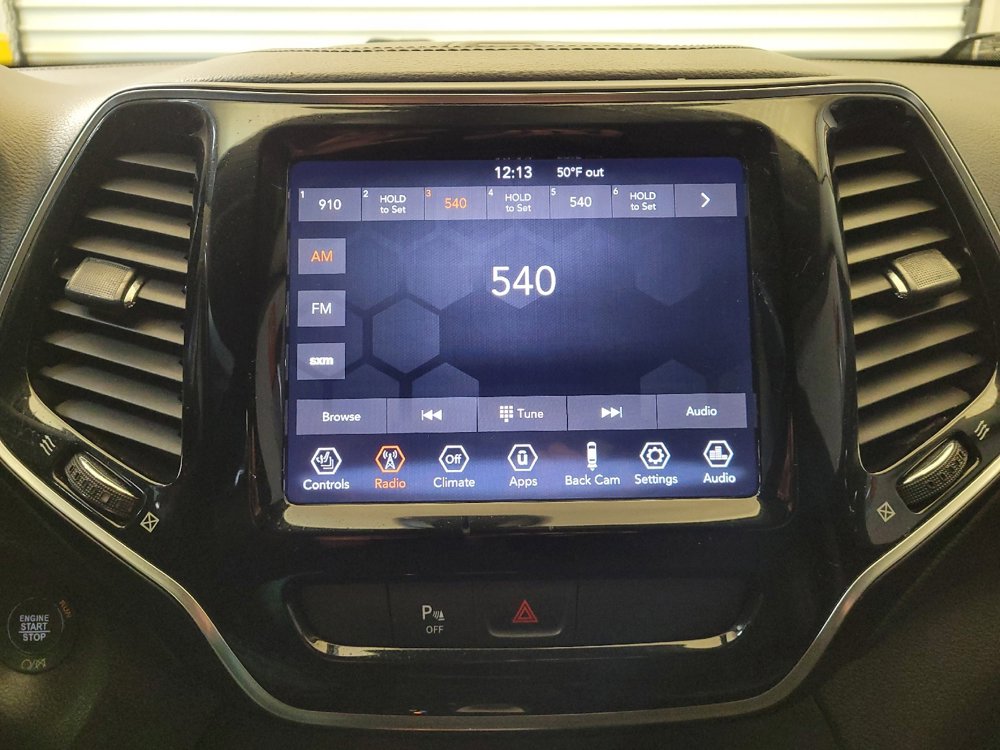 Used 2019 Jeep Cherokee Limited AWD/4WD image 25