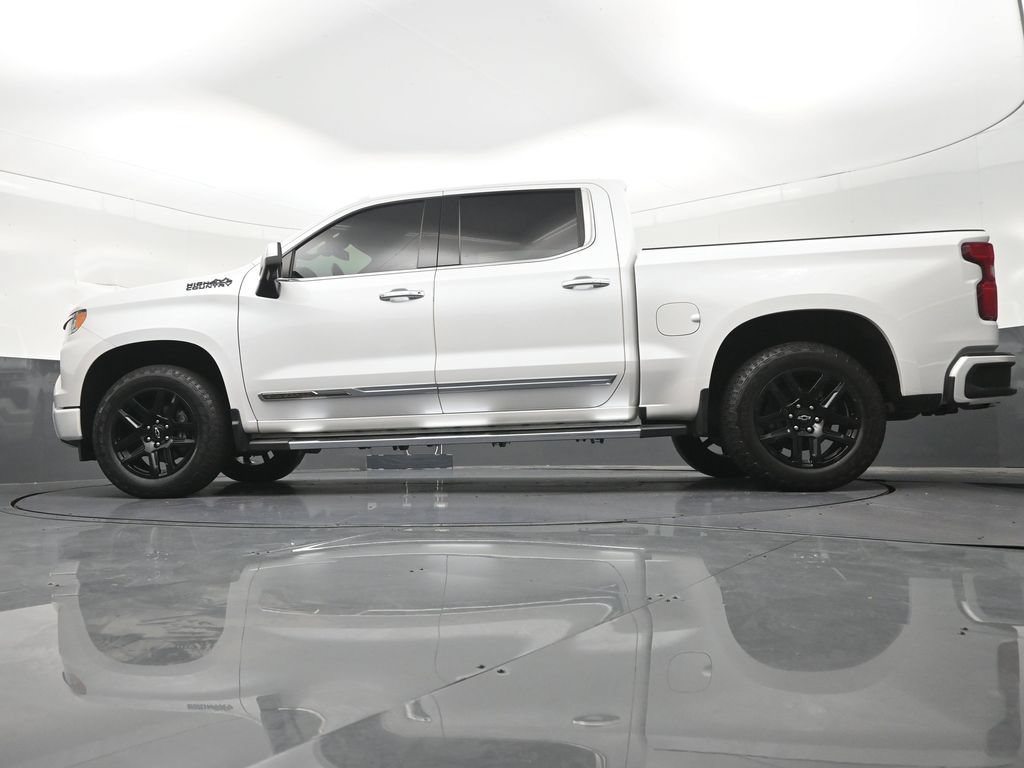 Used 2022 Chevrolet Silverado 1500 High Country w/ High Country Premium Package AWD/4WD image 25