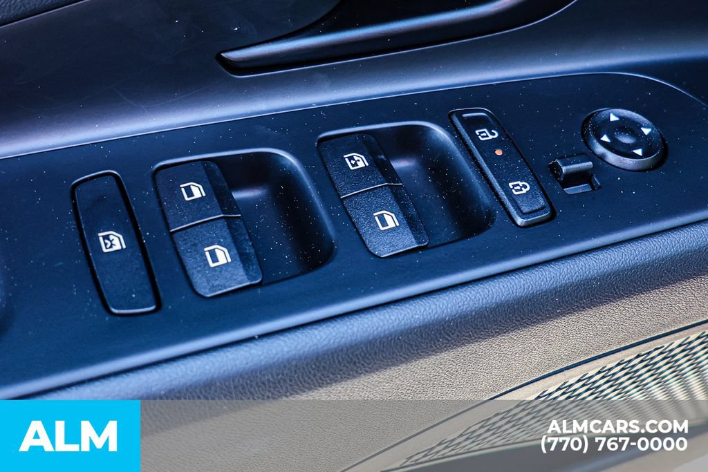 Used 2025 Hyundai Elantra Sport FWD image 44