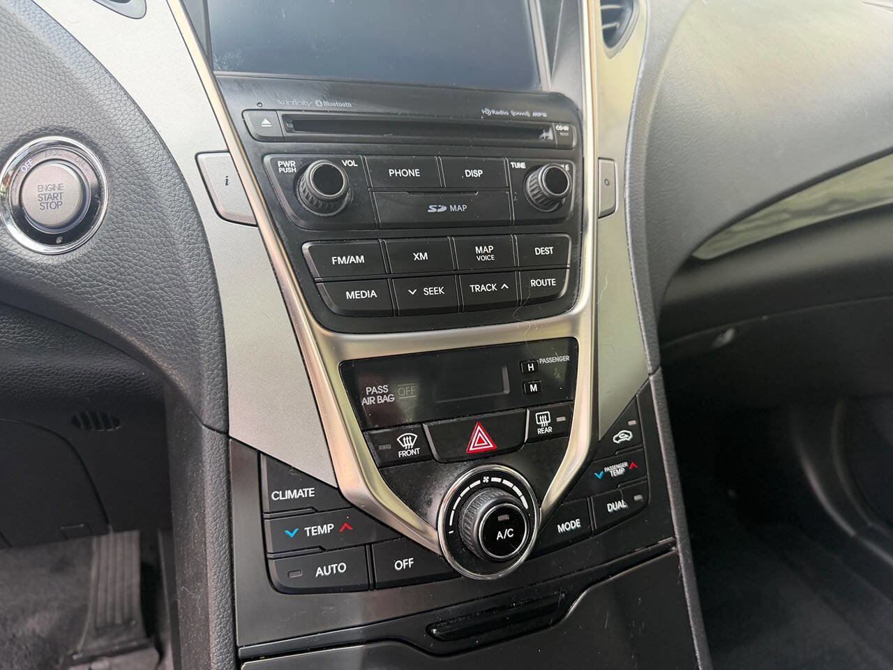 Used 2014 Hyundai Azera Limited w/ Option Group 02 FWD image 19
