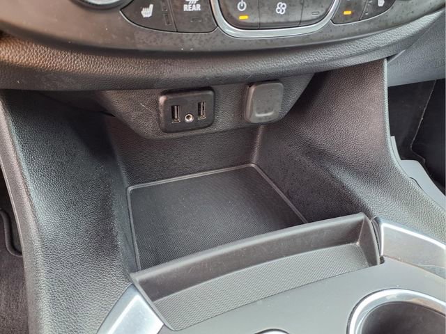 Certified 2021 Chevrolet Traverse LT image 6