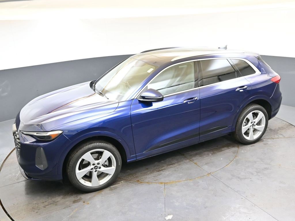 Used 2025 Audi Q5 Premium Plus w/ Premium Plus image 38