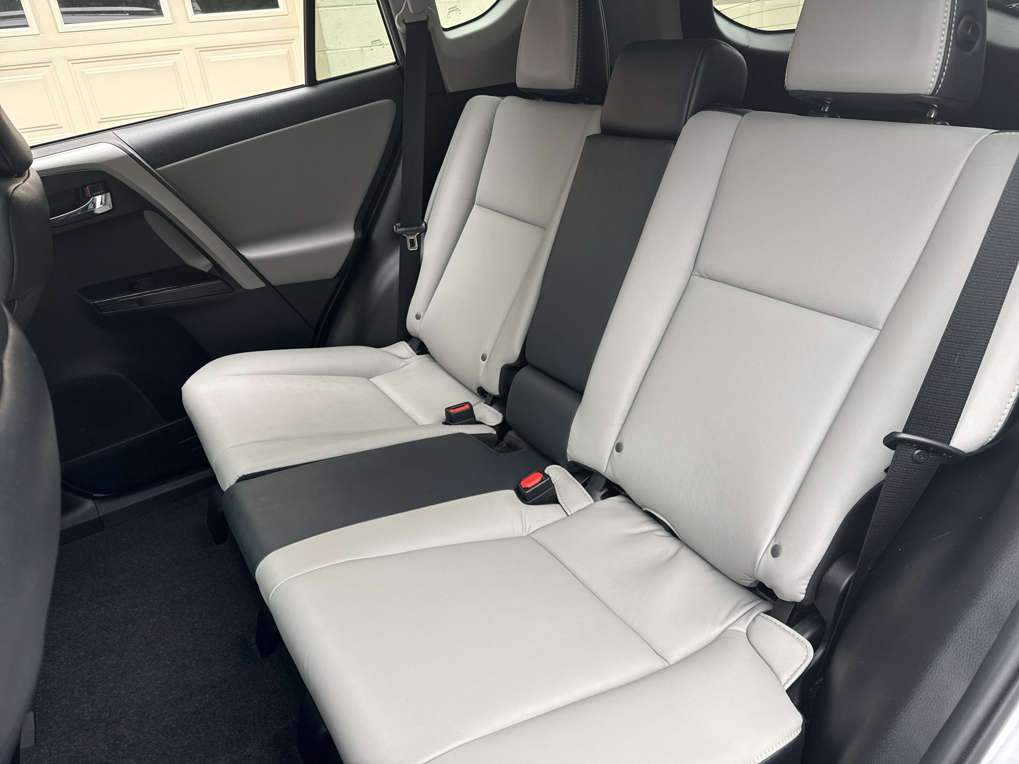 Used 2017 Toyota RAV4 Limited w/ Advanced Technology Package AWD/4WD image 28