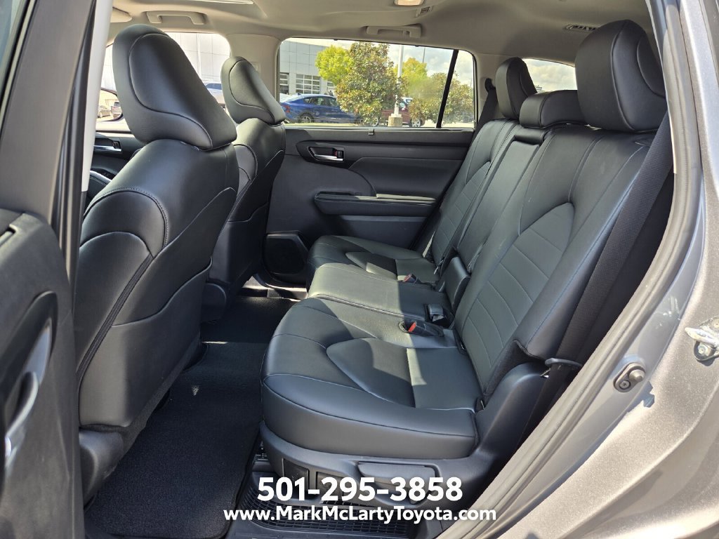 Used 2026 Toyota Highlander XLE AWD/4WD image 11