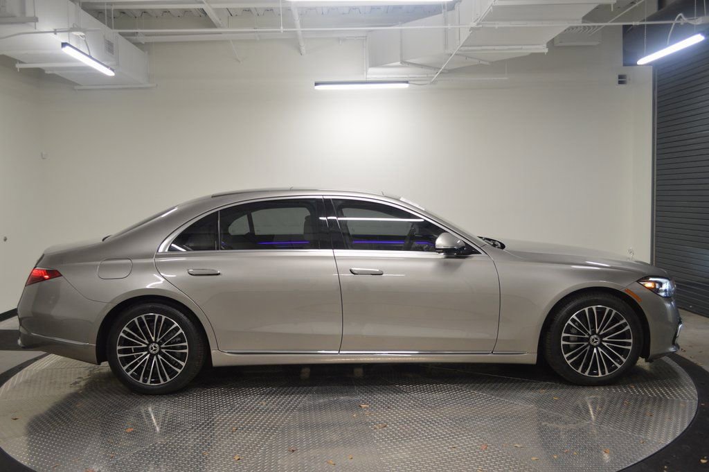 Used 2024 Mercedes-Benz S 580e 4MATIC Sedan image 8