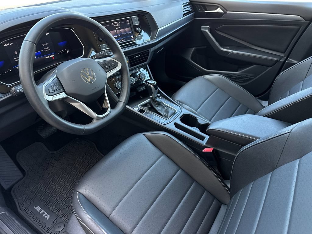 Used 2024 Volkswagen Jetta SE w/ Black Wheel Package FWD image 10