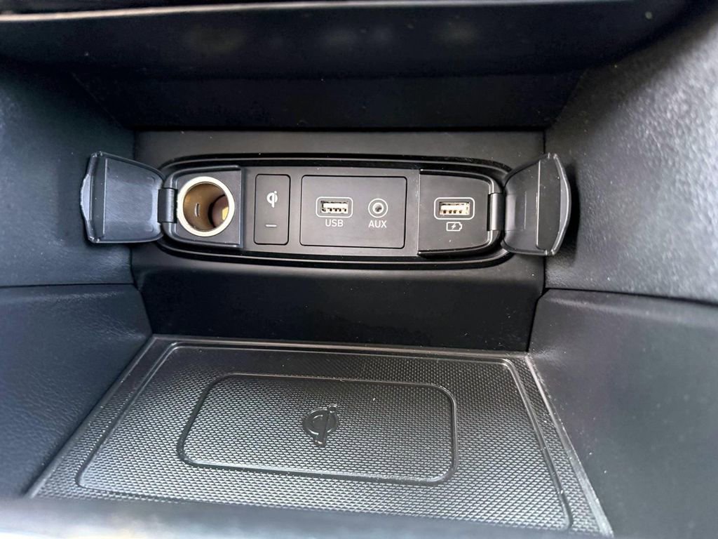 Used 2020 Hyundai Santa Fe Limited image 21