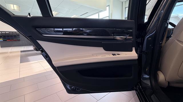 Used 2012 BMW 750i RWD image 84