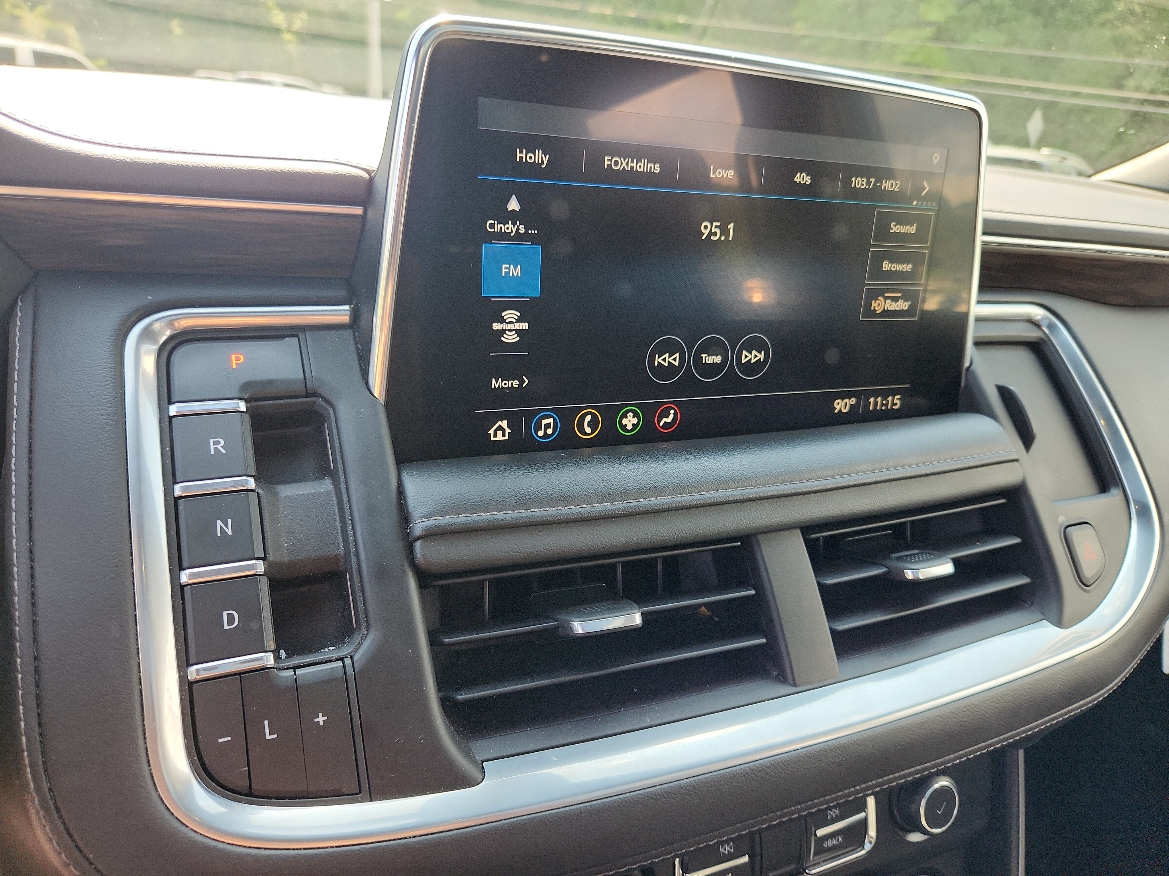 Used 2021 Chevrolet Suburban Z71 w/ Z71 Signature Package AWD/4WD image 32