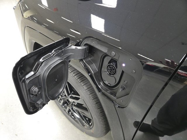 New 2026 Toyota RAV4 XSE AWD/4WD image 4