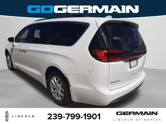 Used 2022 Chrysler Pacifica Touring-L FWD image 3
