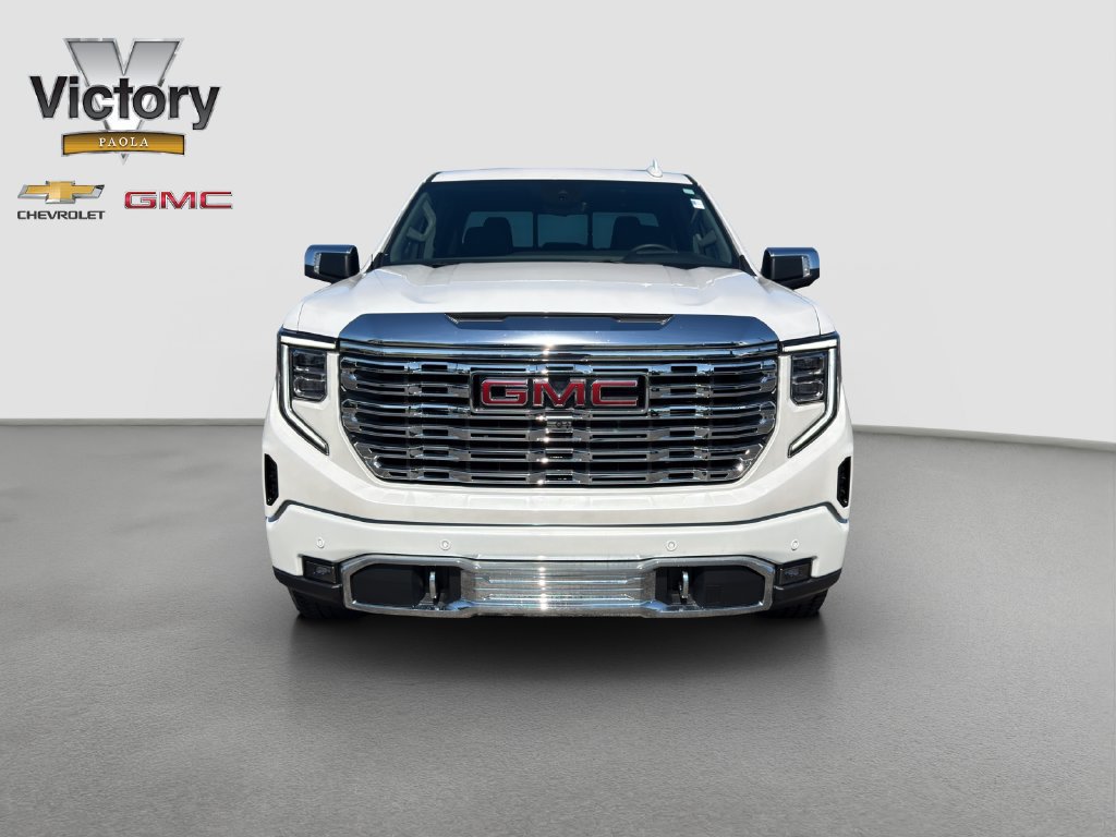 Used 2024 GMC Sierra 1500 Denali w/ Technology Package AWD/4WD image 2