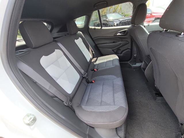 Used 2024 Chevrolet Trax RS FWD image 23