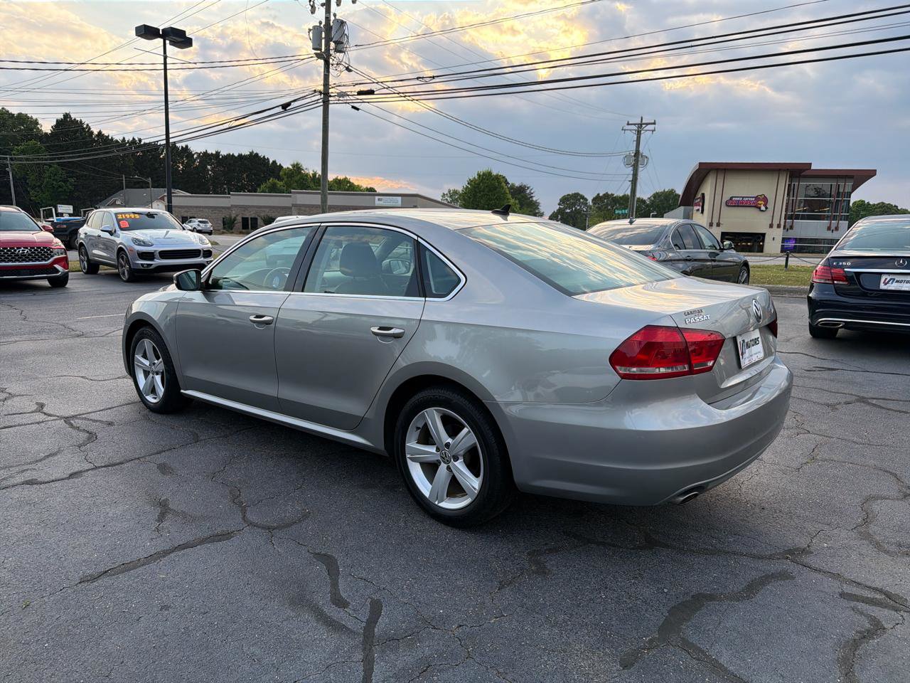 Used 2013 Volkswagen Passat 2.5 SE FWD image 3