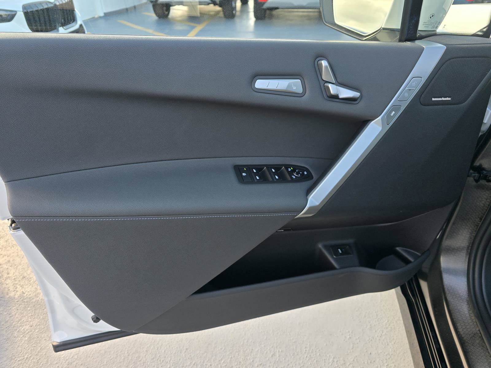 New 2026 BMW iX xDrive60 w/ M Sport Package image 15