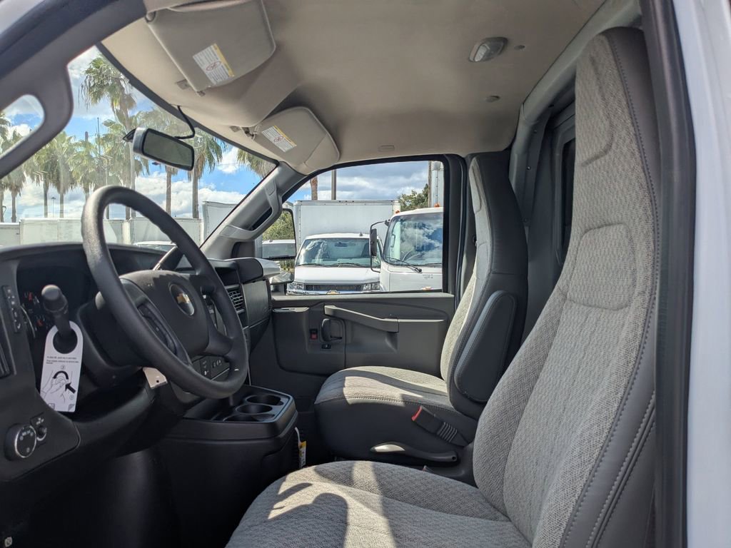 New 2025 Chevrolet Express 3500 w/ Power Convenience Package image 17