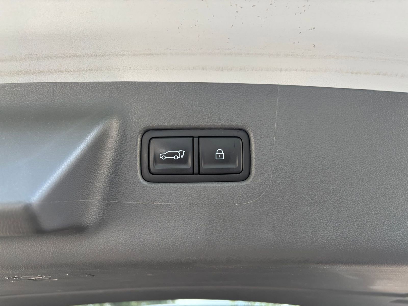 Used 2025 Hyundai Santa Fe SEL FWD image 21