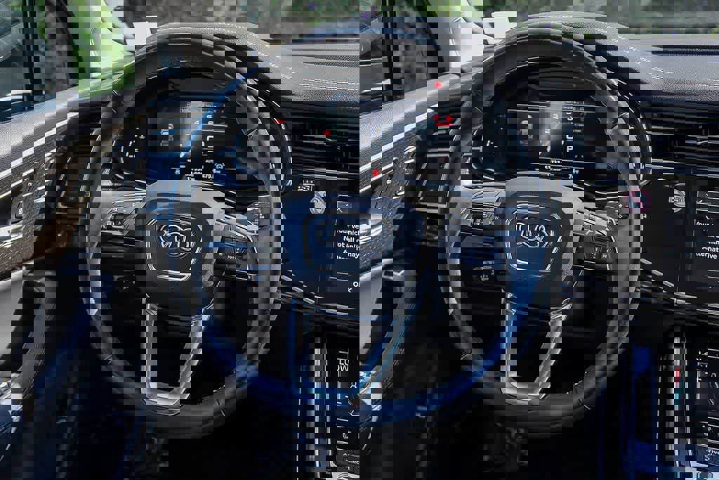 Used 2024 Audi Q7 Premium Plus image 15