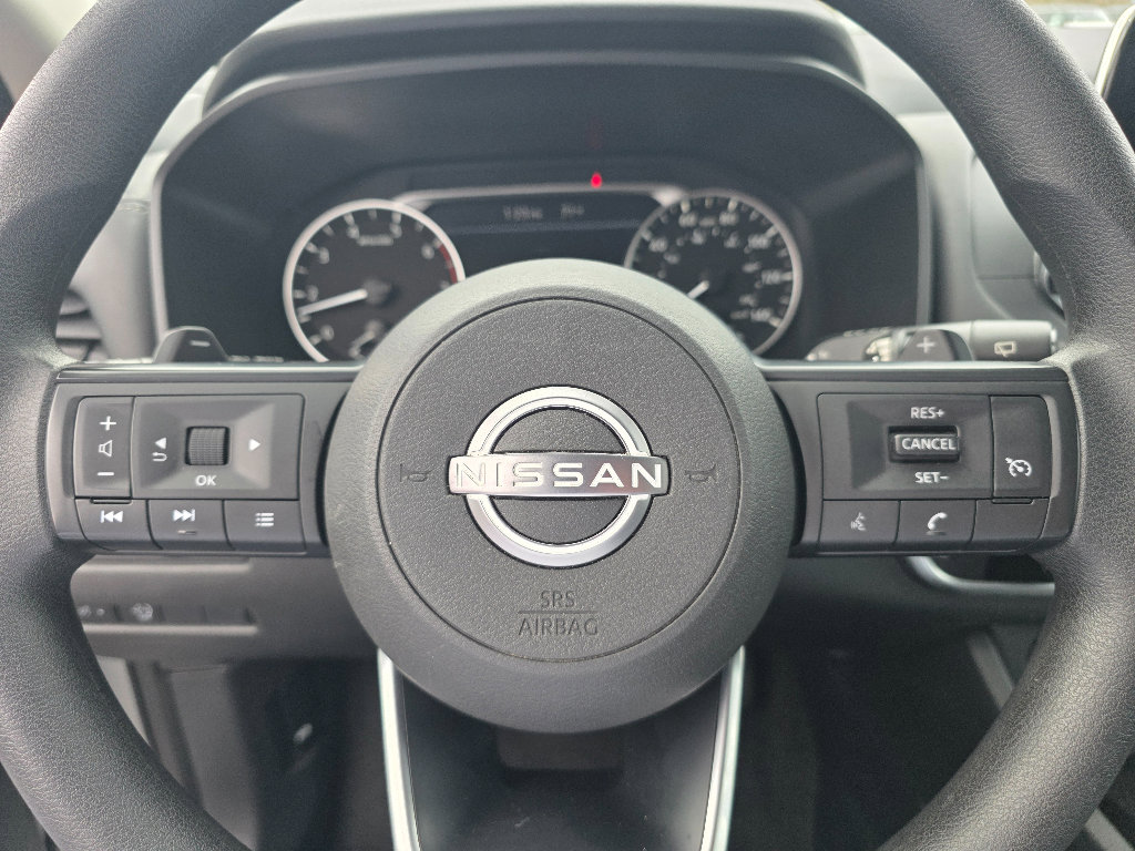 Used 2024 Nissan Rogue S image 17