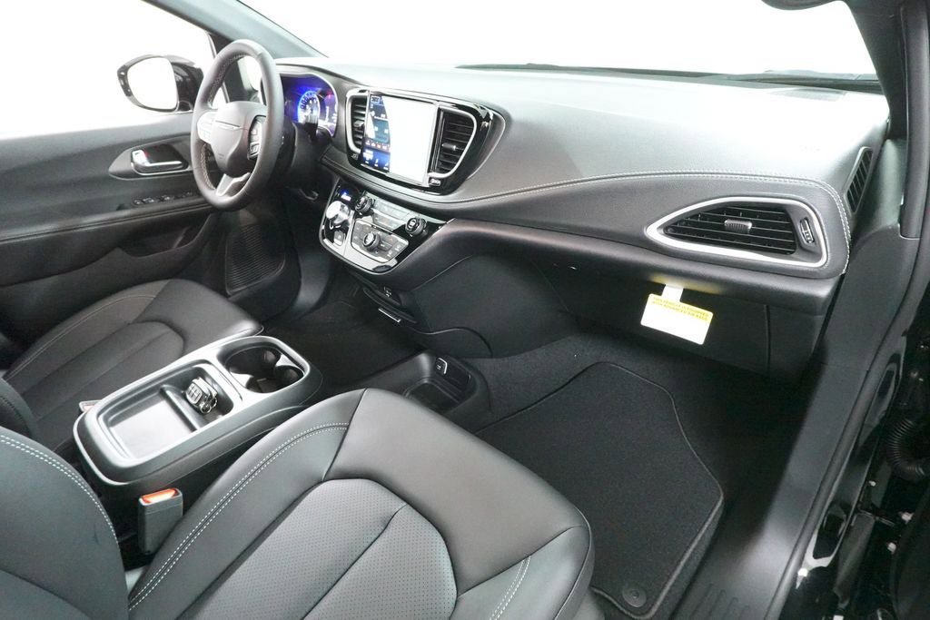 New 2027 Chrysler Pacifica Select FWD image 28